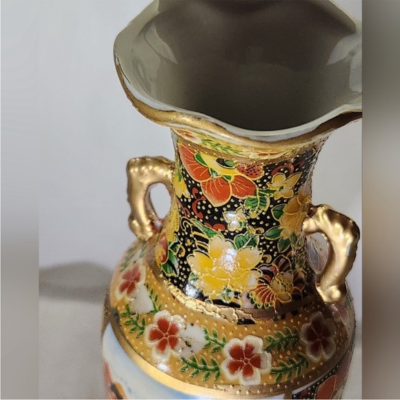 Ant. Japan Export Moriage Satsuma Meiji Period Hand Decorated Porcelain Vase - Picture 12 of 13
